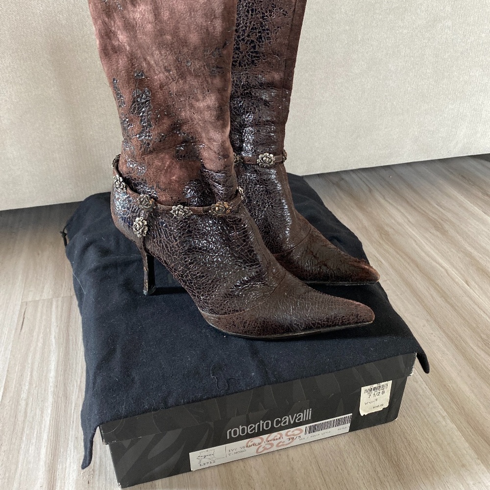 ROBERTO CAVALLI Womens Distressed Brown Boots